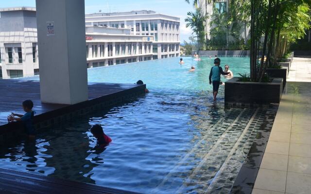 Elegant Living At loft Imago KK