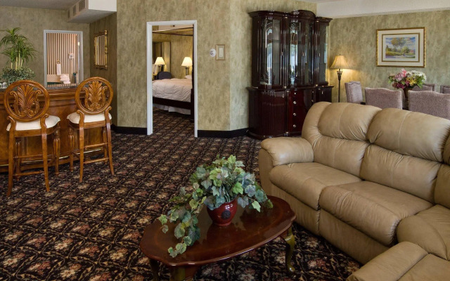 The Georgian Lakeside Resort