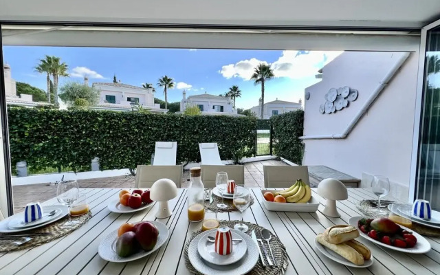 Vilamoura Deluxe Villa by Homing