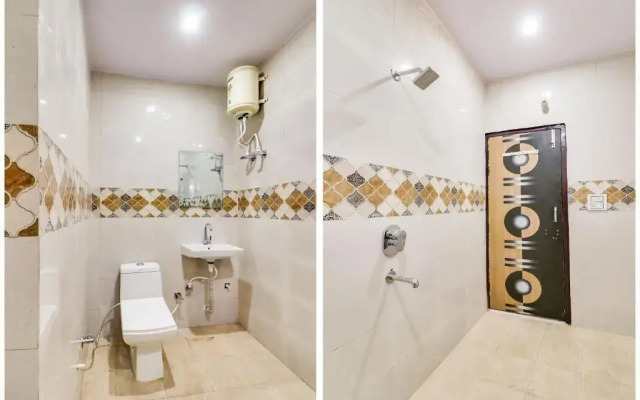 Akash Guest House by OYO Rooms