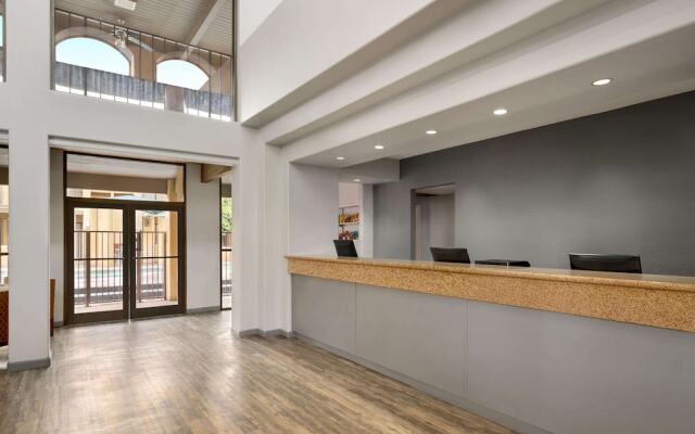 Travelodge by Wyndham Tucson Airport