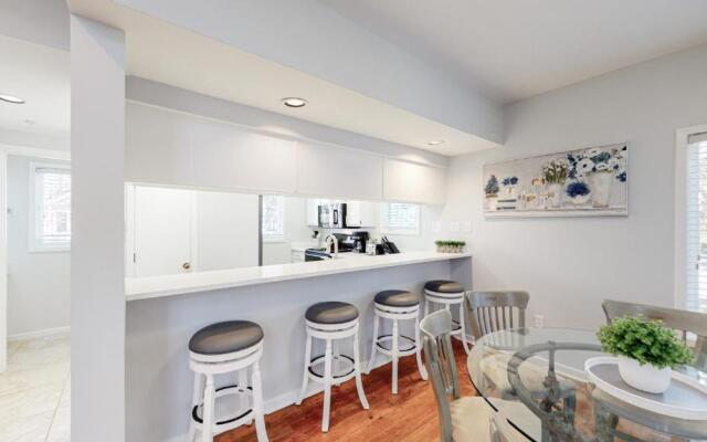 7611 Huntington Villas