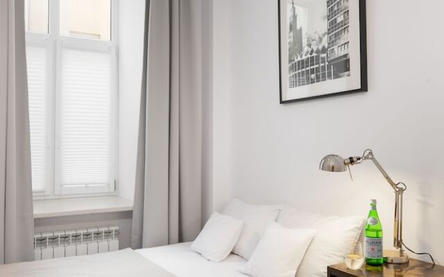 oompH Warsaw Central 2 Bedroom Apartment