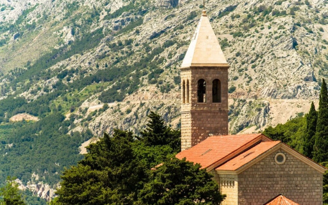 Slave - sea View - A1