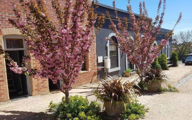 Albert Guest House And Mills Spa Suites