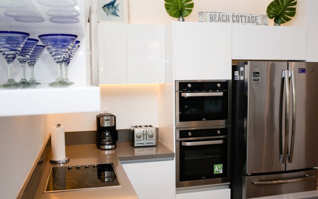 Luxury 3 Bdr Near the Beach - 300meg