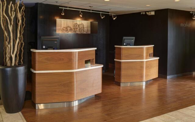 Courtyard by Marriott Indianapolis Airport