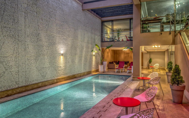 Yaad City Hotel