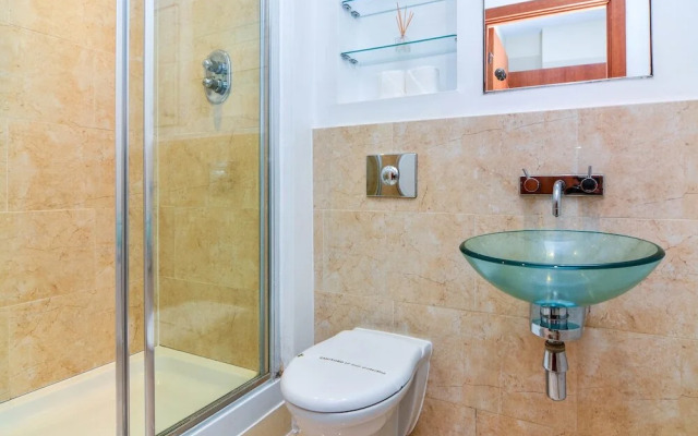 Modern 2 bed apartment in London - RGB 65388