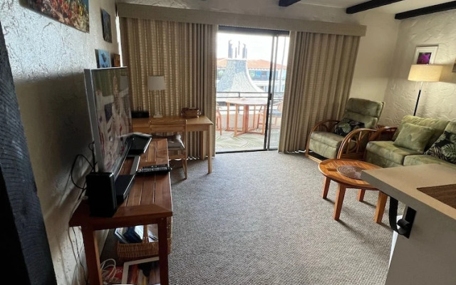 Casa De Emdeko Condo w/ Pool A/C & Ocean Views