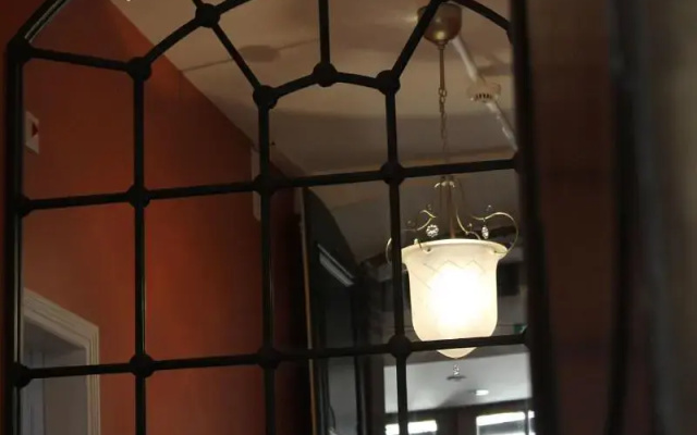 Hotel Raymond VII