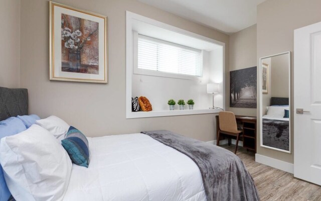 Private and Cozy 2bdr 2BA Home in Kitsilano