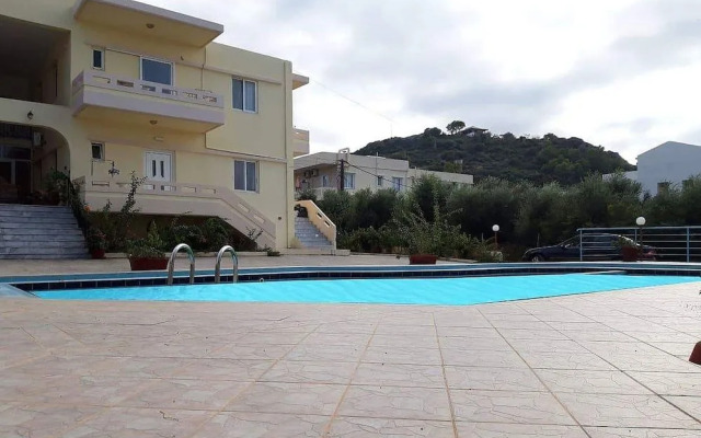 Litinas Apartments