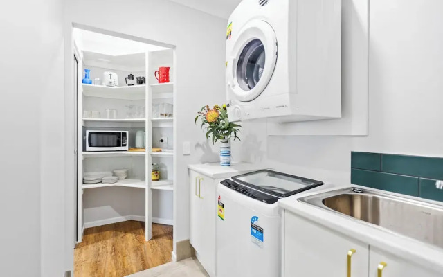 Comfortable 3-Bedroom Home Near City