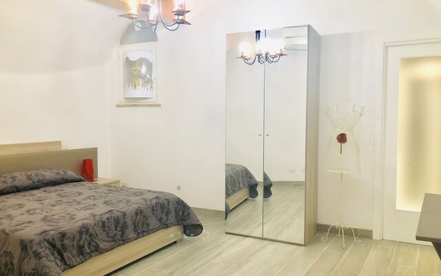 Marilyn's Holiday House