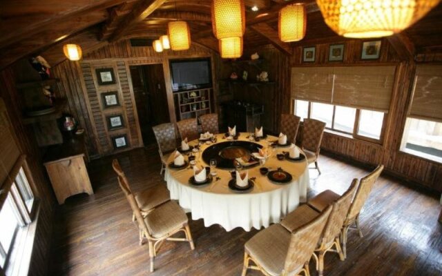 Chuanlord Holiday Hotel