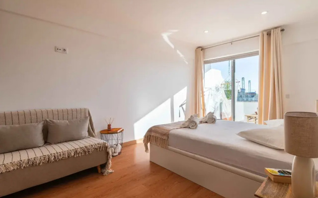 Montechoro Sea View 3 Bedroom Apartment