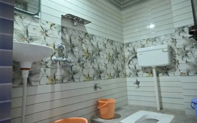 New Kashi Paying Guest House By GRB
