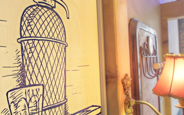 Lavender Circus Hostel And Apartments