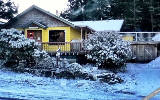 Tofino Travellers Guesthouse