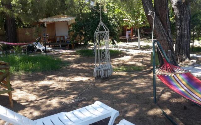 Secret Garden Bungalows & Tent Hotel