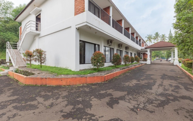 Urbanview Hotel Tridaya Cisarua Puncak — hotel in Megamendung