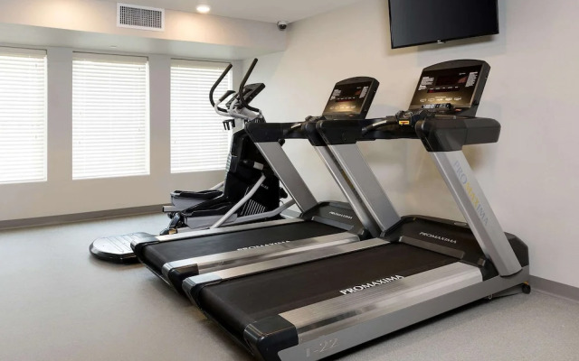 WoodSpring Suites Signature Houston IAH Airport