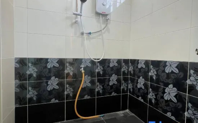 5 min to AeonBig , Old Street, BP Mall & D Garden – Bathroom – Batu Pahat