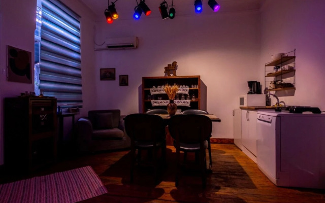 Lovely and Central Flat With Balcony in Cihangir