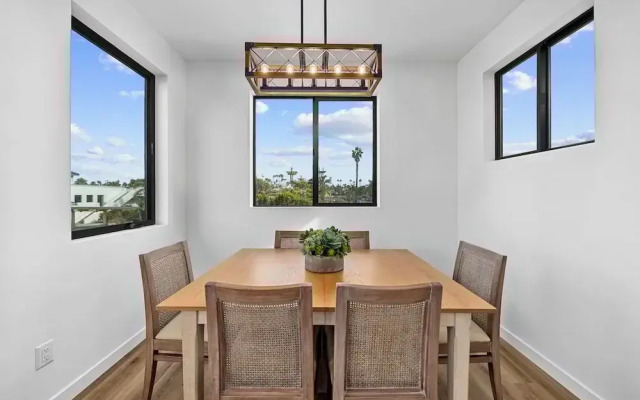 Rooftop Home With Ocean View Private Parking