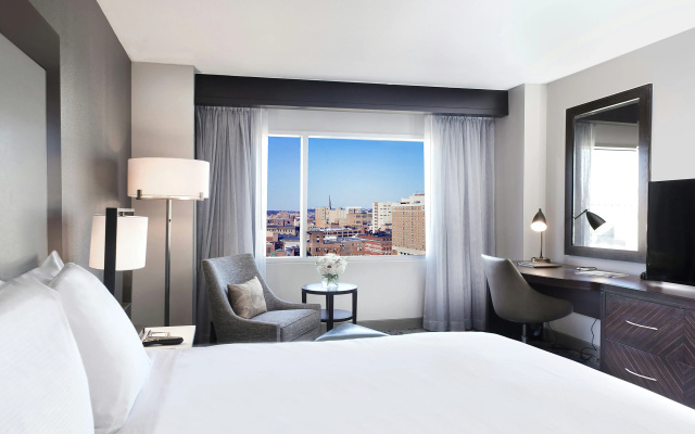 Hilton Baltimore Inner Harbor