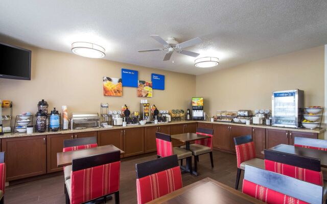 Quality Inn & Suites Green Bay - Ashwaubenon