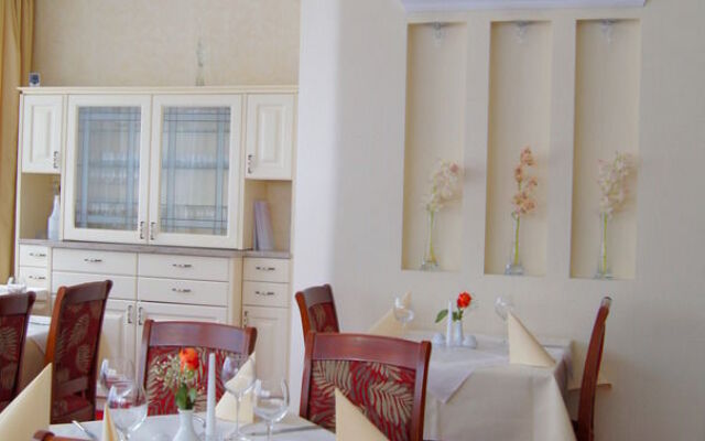Villa Hoff Wellness & SPA Hotel