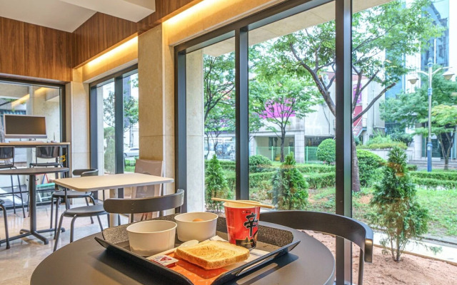 Yaja Hotel Peace Square branch