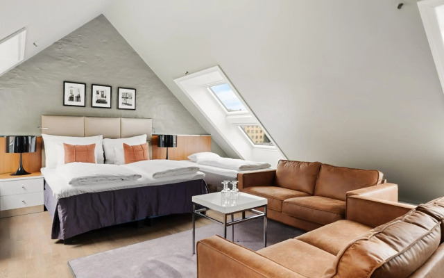 Clarion Hotel Admiral