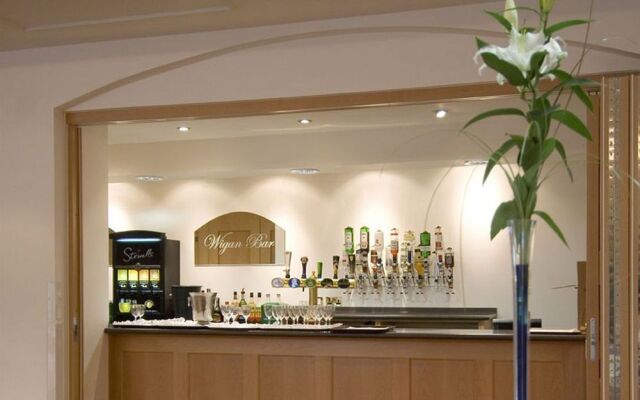 Oakwood House Hotel