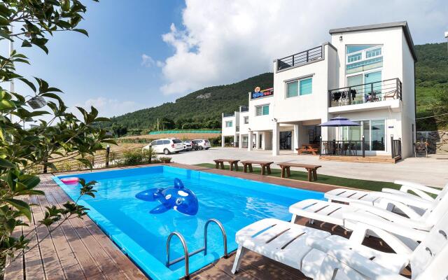 Yeosu Seommaeul Pension