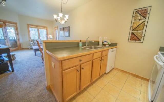 Arapahoe Lodge by SummitCove Vacation Lodging