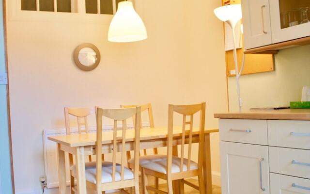 2 Bedroom Bruntsfield Apartment