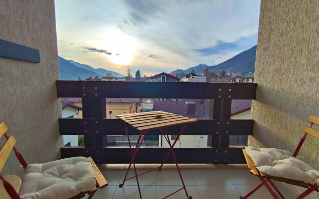 Apartment to Live in the Mountains on Turchinsky street 85