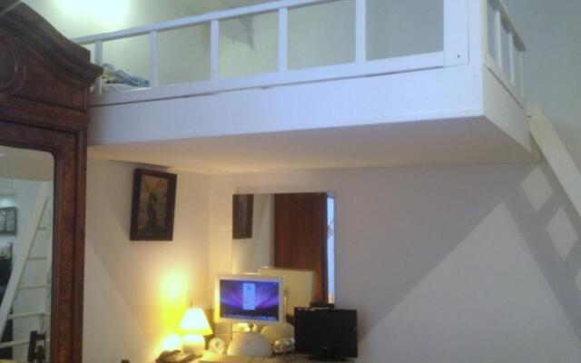 Studio 11
