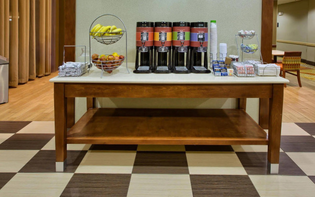 Hampton Inn & Suites Houston - Rosenberg