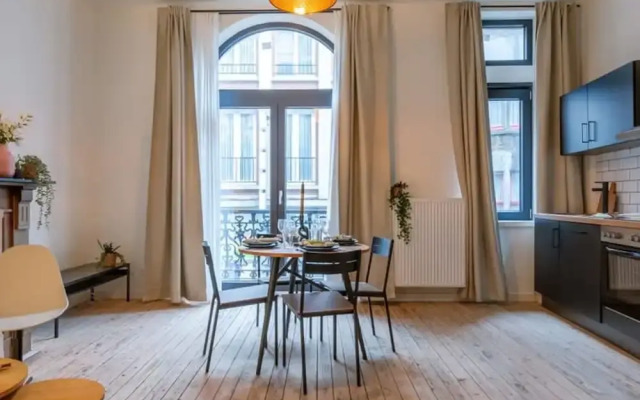 Cozy and Spacious Apartment Nearby the Beach