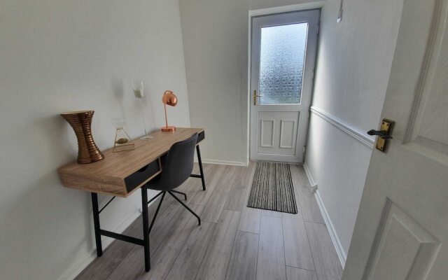 Bv Luxury Spacious 3 Bedroom House At Isaac Close