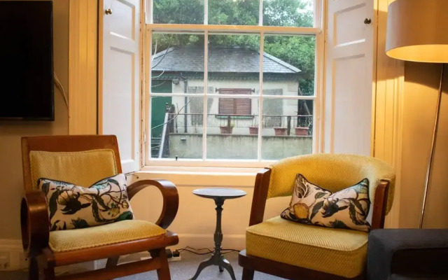 Homely and Traditional New Town Property-2 Bedroom