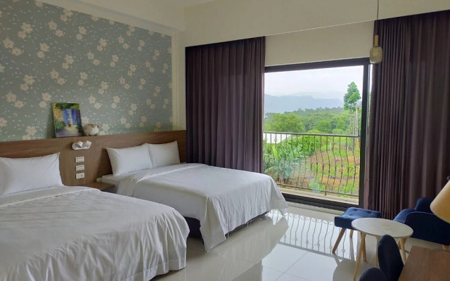 Chulu Manor Hotel