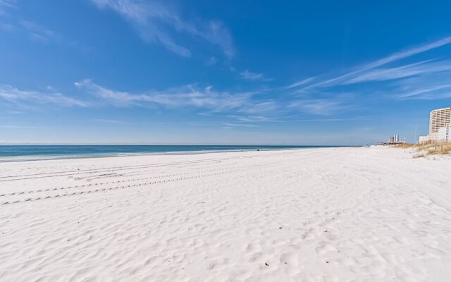 Clnd2101 4 Bedroom Condo