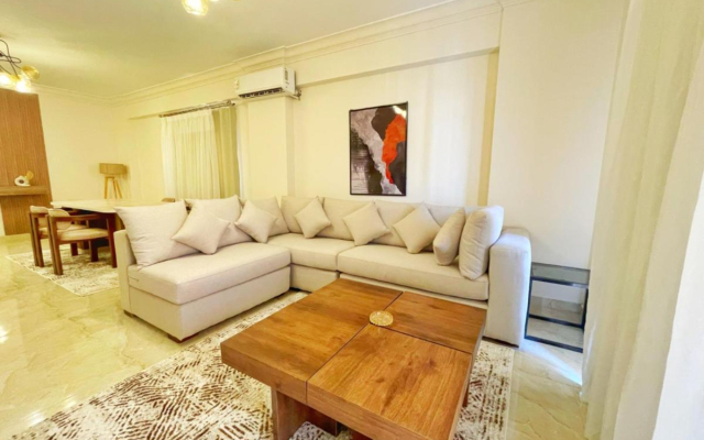 Settle Inn South 90 Apartments