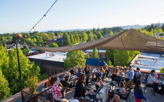 McMenamins Hotel Oregon