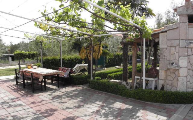 Andy - Only 50 m From Beach - A2